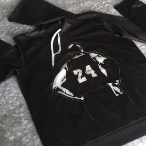 BLACK HOODIE W/ pockets